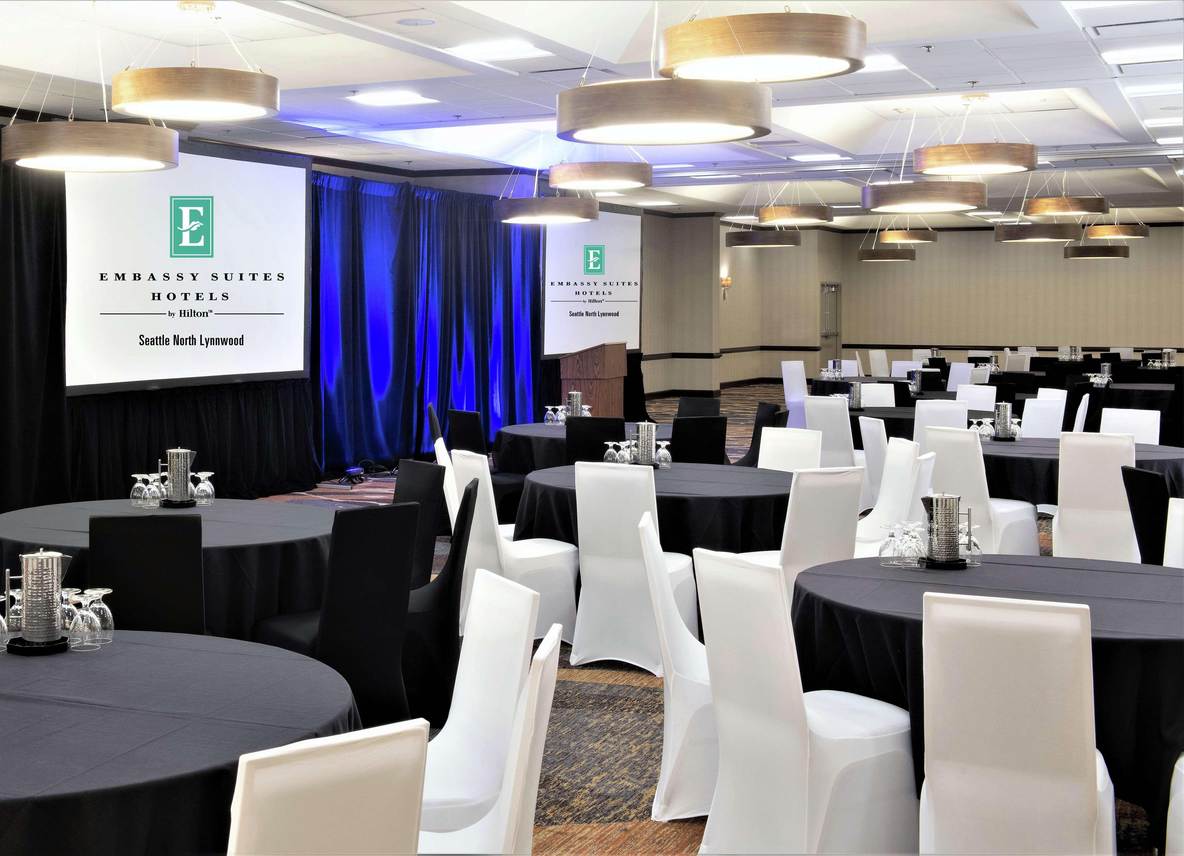 Embassy Suites By Hilton Seattle North Lynnwood Exteriör bild